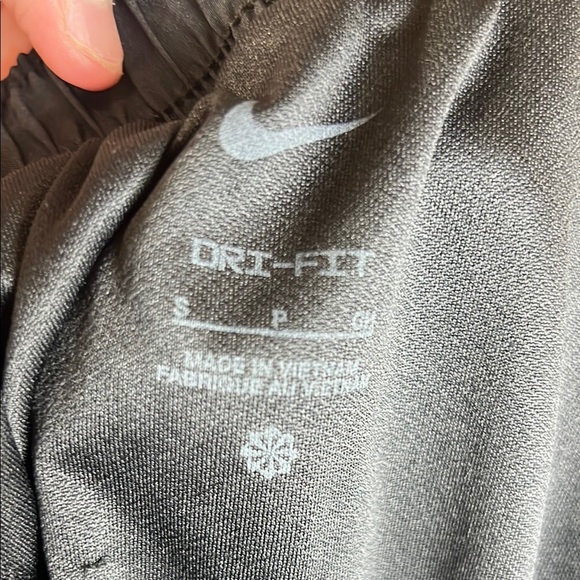 Nike Black Athletic Shorts with Checked Pattern Lightweight Moisture-Wicking, S - Picture 6 of 6